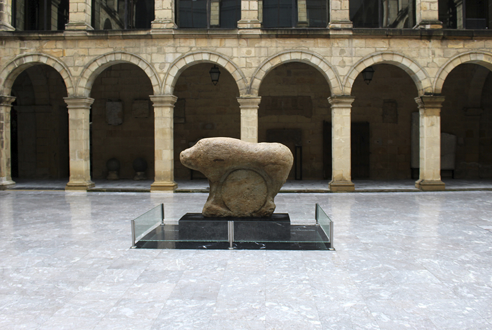 Mikeldi. Claustro © Euskal Museoa Bilbao